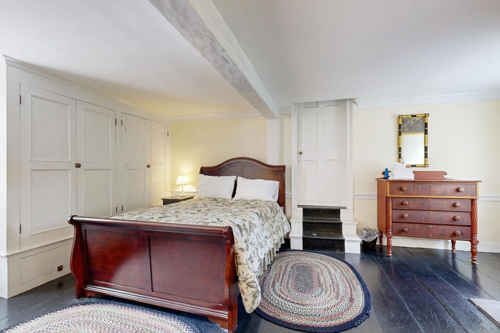 Nickels-sortwell House *