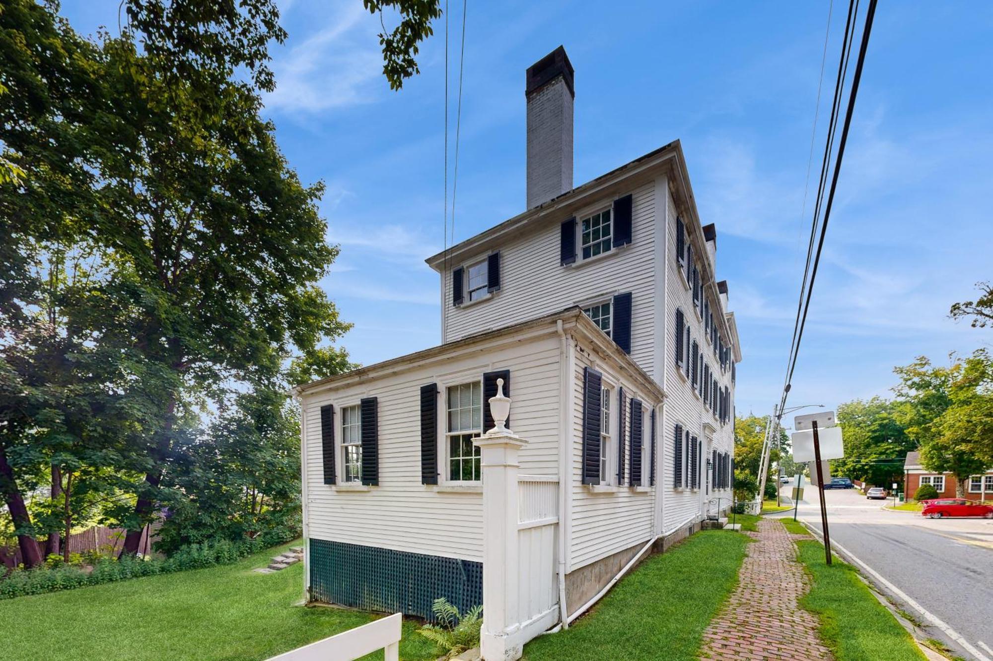 Nickels-sortwell House