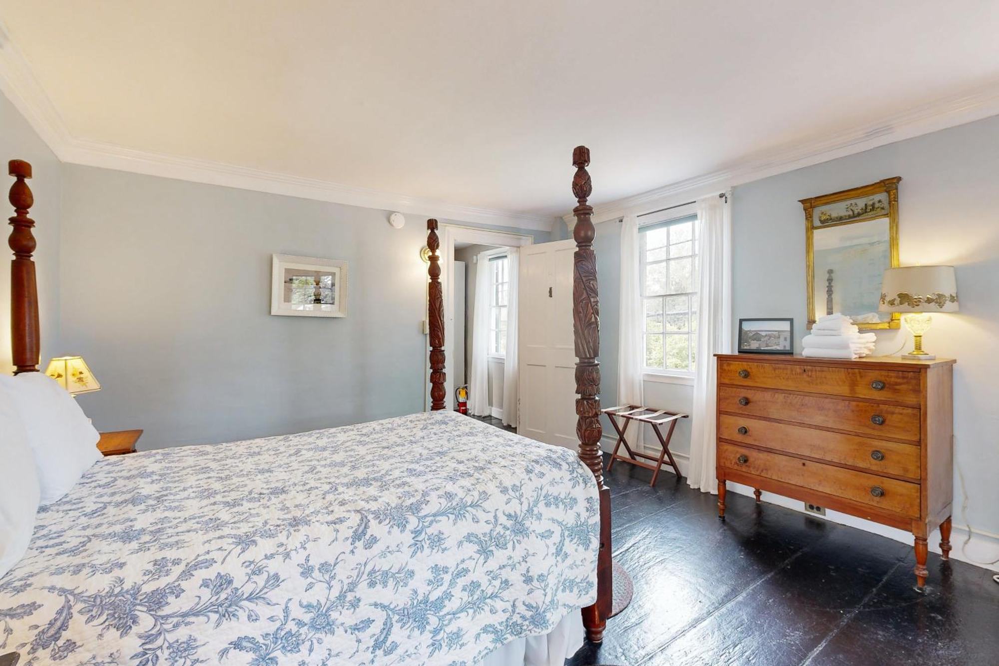 Nickels-sortwell House *